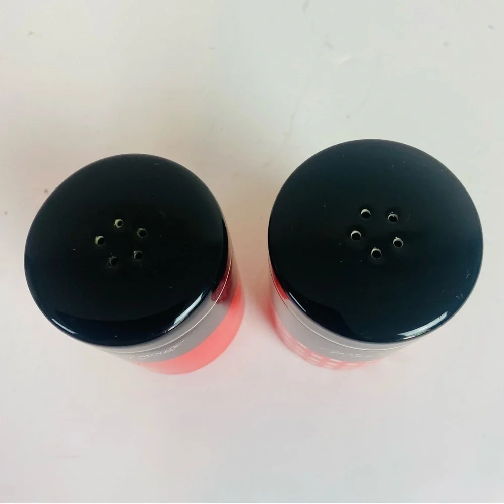 Disney Parks Mickey Mouse & Minnie Mouse Salt And Pepper Shakers